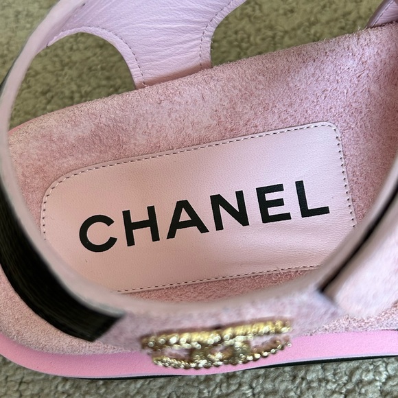 Chanel suede calfskin pink logo sandals NWT - Picture 7 of 11
